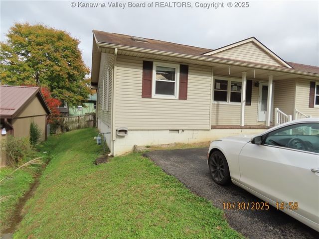 102 Michael Drive, Elkview, WV 25071