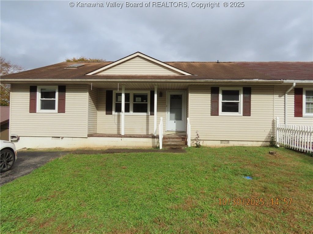 102 Michael Drive, Elkview, WV 25071
