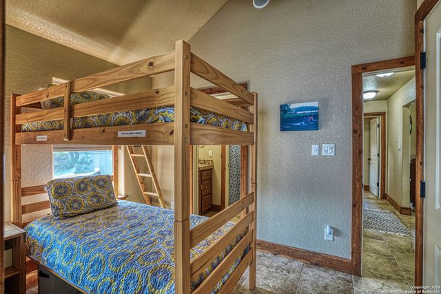 914 Pebble Beach Dr NW, Lakehills, TX 78063