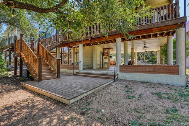 914 Pebble Beach Dr NW, Lakehills, TX 78063