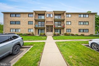 1 SUMMIT HILL CT #T2, Baltimore, MD 21228