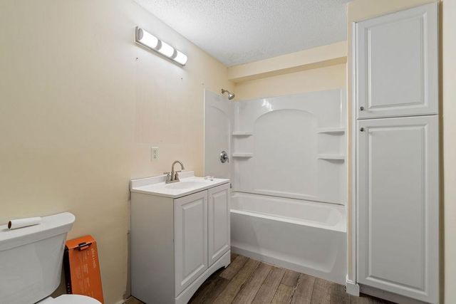 1703 White Cedar Boulevard, Portsmouth, NH 03801