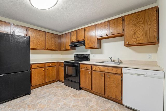 1703 White Cedar Boulevard, Portsmouth, NH 03801