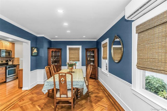 30 Coolidge Street, Malverne, NY 11565
