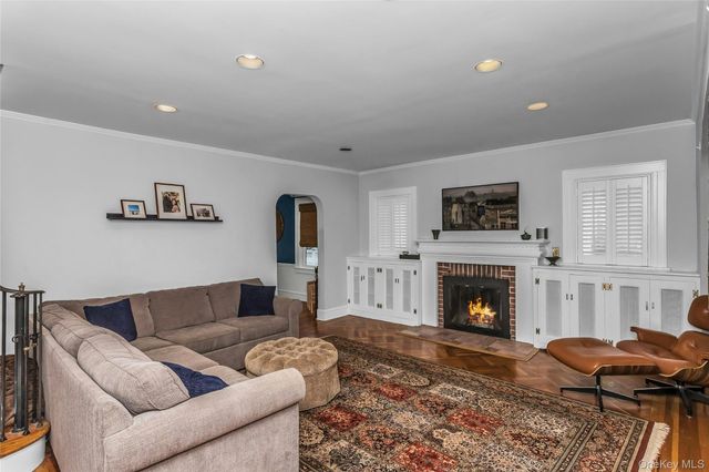 30 Coolidge Street, Malverne, NY 11565