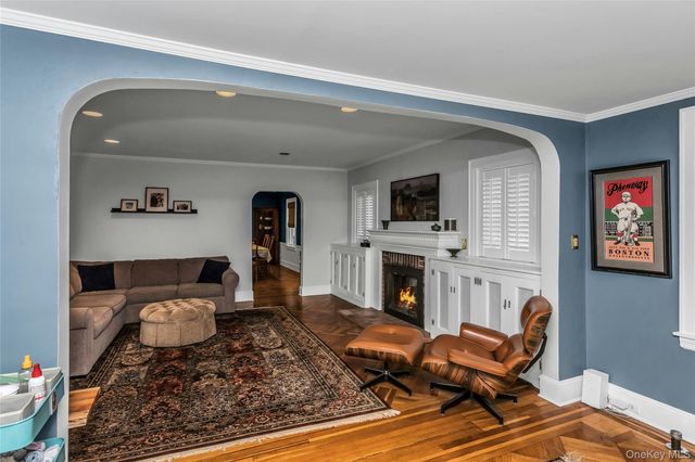 30 Coolidge Street, Malverne, NY 11565