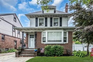 30 Coolidge Street, Malverne, NY 11565