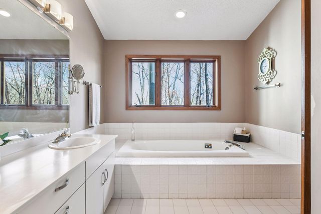 11620 Vista Drive, Hopkins, MN 55343