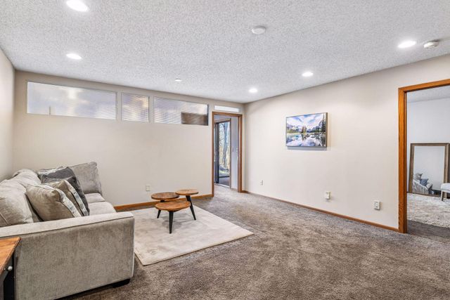 11620 Vista Drive, Hopkins, MN 55343