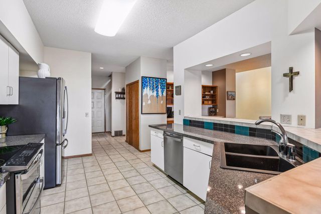 11620 Vista Drive, Hopkins, MN 55343