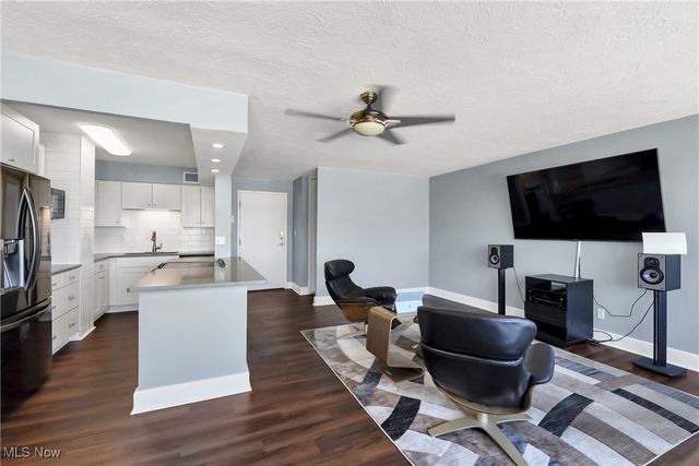 12520 Edgewater Drive 1608, Lakewood, OH 44107