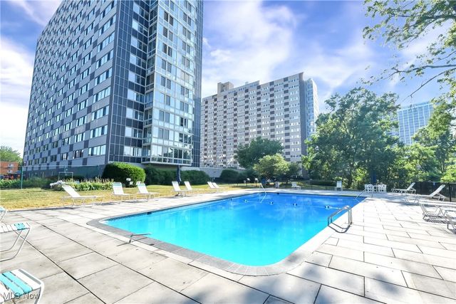 12520 Edgewater Drive 1608, Lakewood, OH 44107