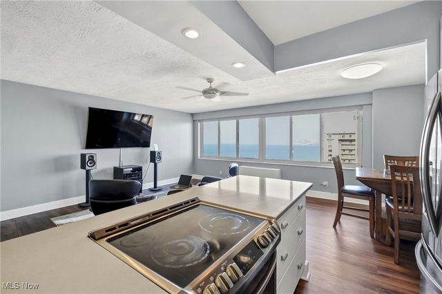 12520 Edgewater Drive 1608, Lakewood, OH 44107