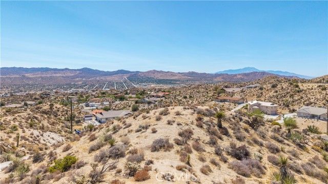 57006 Pinto Court, Yucca Valley, CA 92284