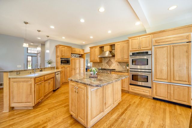 9950 Lee Drive, Eden Prairie, MN 55347