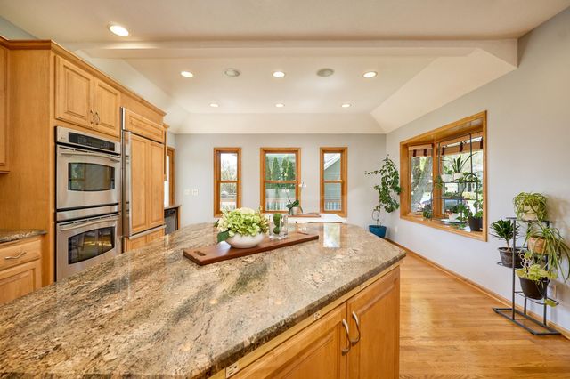 9950 Lee Drive, Eden Prairie, MN 55347
