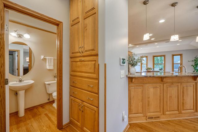 9950 Lee Drive, Eden Prairie, MN 55347