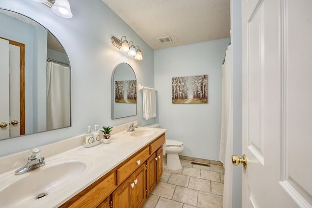 9950 Lee Drive, Eden Prairie, MN 55347