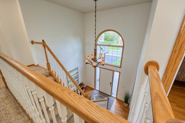 9950 Lee Drive, Eden Prairie, MN 55347