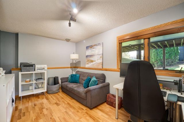 9950 Lee Drive, Eden Prairie, MN 55347