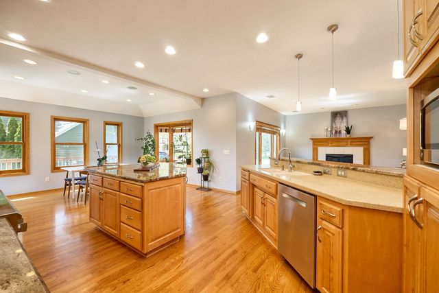 9950 Lee Drive, Eden Prairie, MN 55347