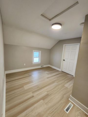 1542 Fischrupp Avenue, Whiting, IN 46394
