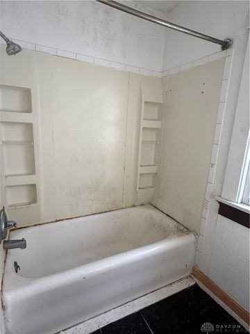 44 E Beechwood Avenue, Dayton, OH 45405