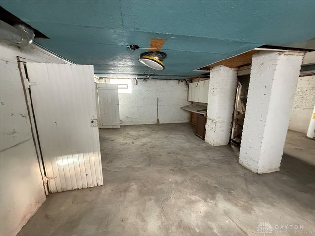 44 E Beechwood Avenue, Dayton, OH 45405