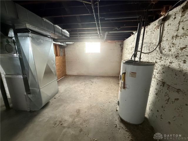 44 E Beechwood Avenue, Dayton, OH 45405