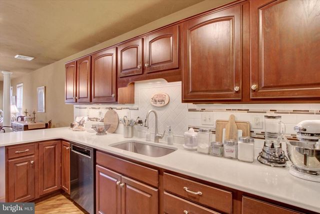 114 HEATHER GLEN DR, Red Lion, PA 17356