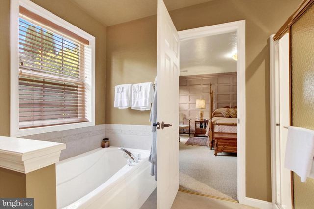 114 HEATHER GLEN DR, Red Lion, PA 17356