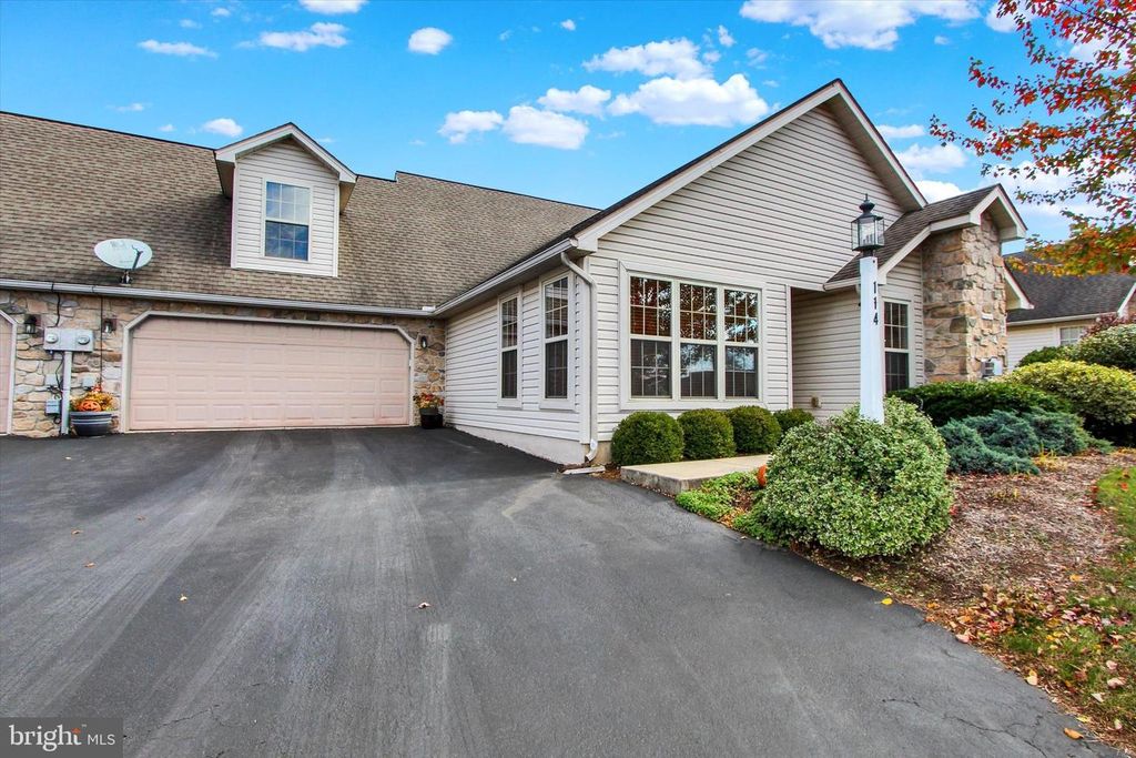 114 HEATHER GLEN DR, Red Lion, PA 17356