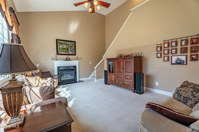 7 Shelbourne Drive, Colonie, NY 12211