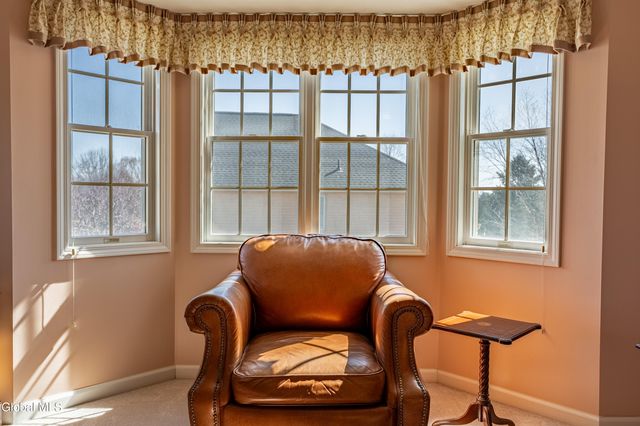 7 Shelbourne Drive, Colonie, NY 12211