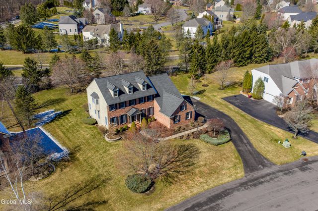 7 Shelbourne Drive, Colonie, NY 12211