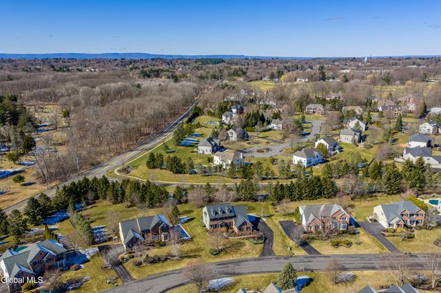 7 Shelbourne Drive, Colonie, NY 12211