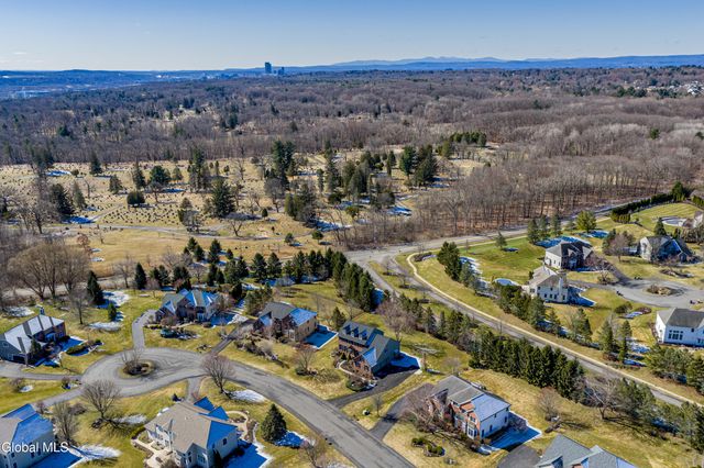 7 Shelbourne Drive, Colonie, NY 12211