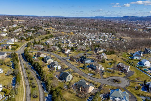 7 Shelbourne Drive, Colonie, NY 12211