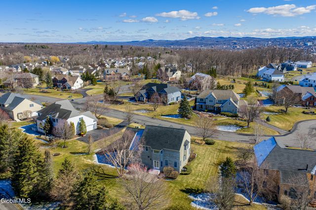 7 Shelbourne Drive, Colonie, NY 12211