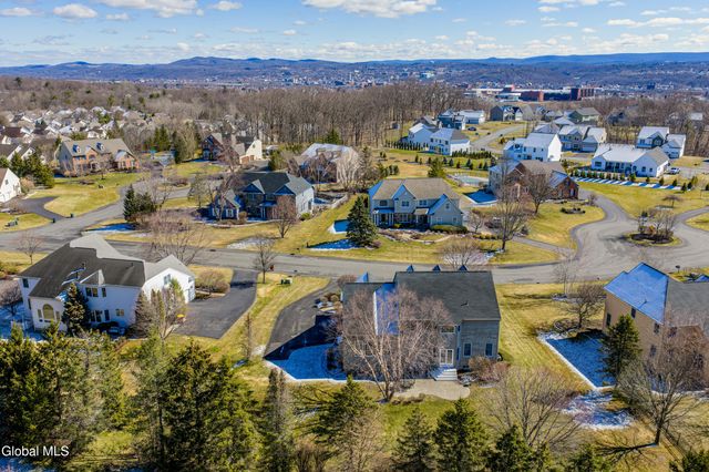 7 Shelbourne Drive, Colonie, NY 12211