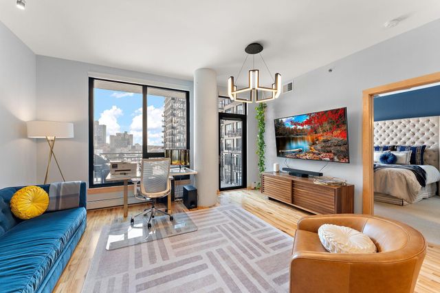 1240 S 2nd Street 525, Minneapolis, MN 55415