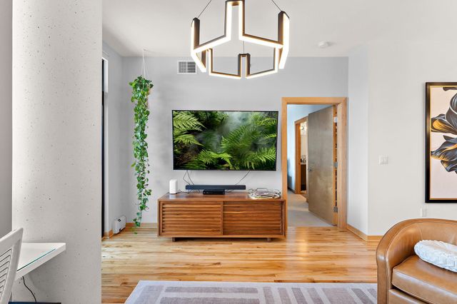 1240 S 2nd Street 525, Minneapolis, MN 55415