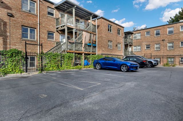 7511 N Damen Avenue D2, Chicago, IL 60645