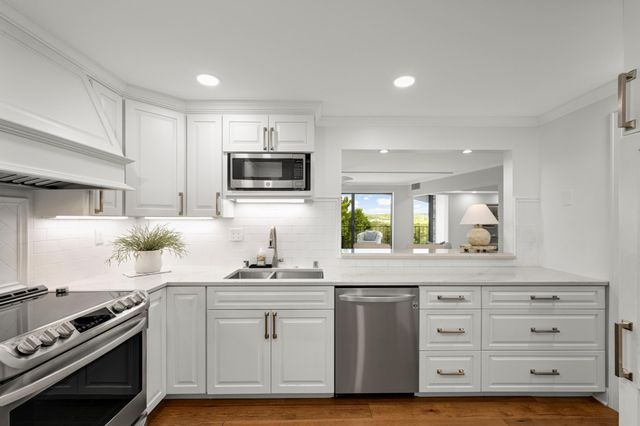 1077 Sibley Memorial Highway 605, Mendota Heights, MN 55118