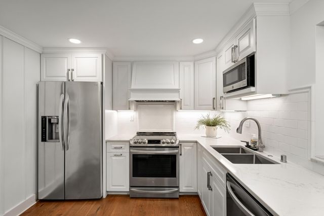 1077 Sibley Memorial Highway 605, Mendota Heights, MN 55118
