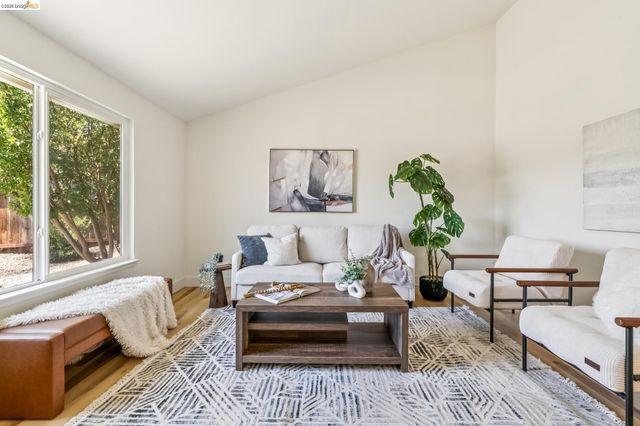 50 Sharon Dr, Bay Point, CA 94565