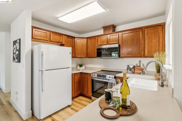 50 Sharon Dr, Bay Point, CA 94565