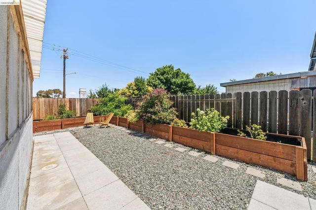 50 Sharon Dr, Bay Point, CA 94565