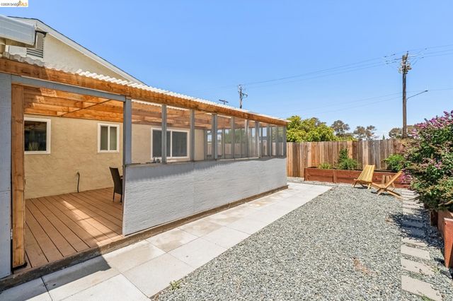 50 Sharon Dr, Bay Point, CA 94565