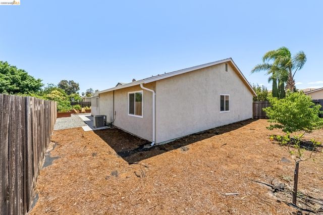50 Sharon Dr, Bay Point, CA 94565